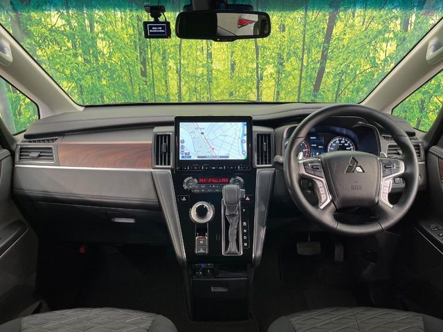 MITSUBISHI DELICA D:5 4WD 2023