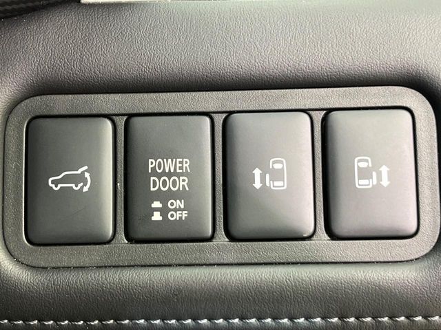 MITSUBISHI DELICA D:5 4WD 2023