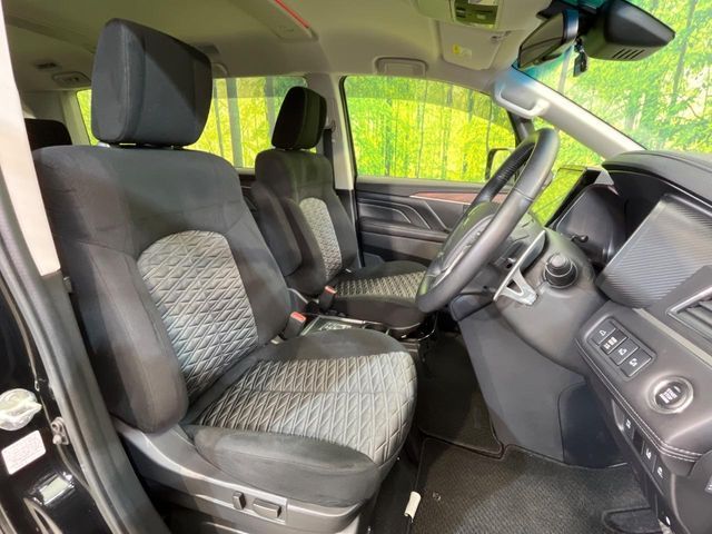 MITSUBISHI DELICA D:5 4WD 2023