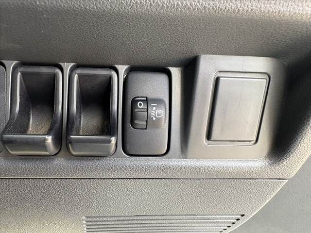 DAIHATSU HIJET truck 2012