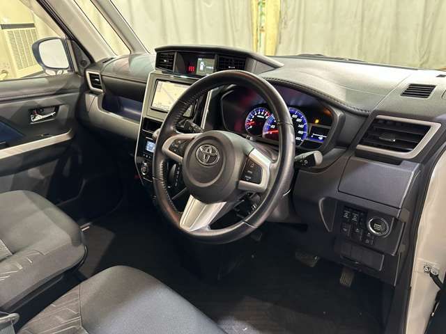 TOYOTA ROOMY 2016