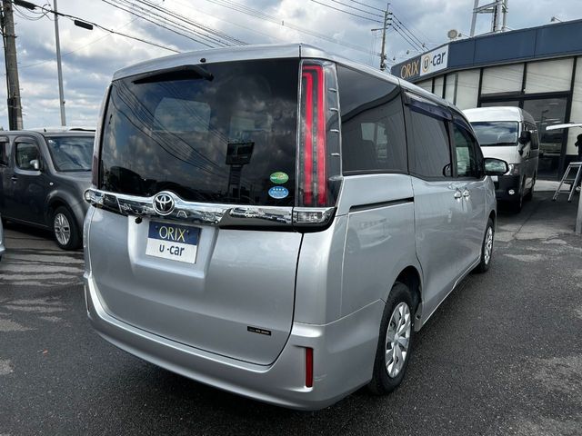 TOYOTA NOAH 2019