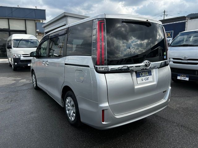 TOYOTA NOAH 2019