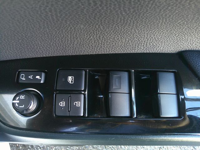 TOYOTA PRIUS 4WD 2021