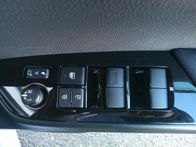 TOYOTA PRIUS 4WD 2021