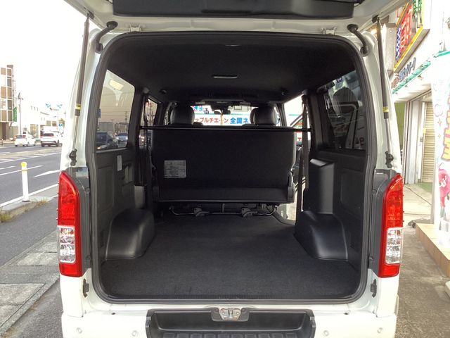 TOYOTA HIACE van 4WD 2021