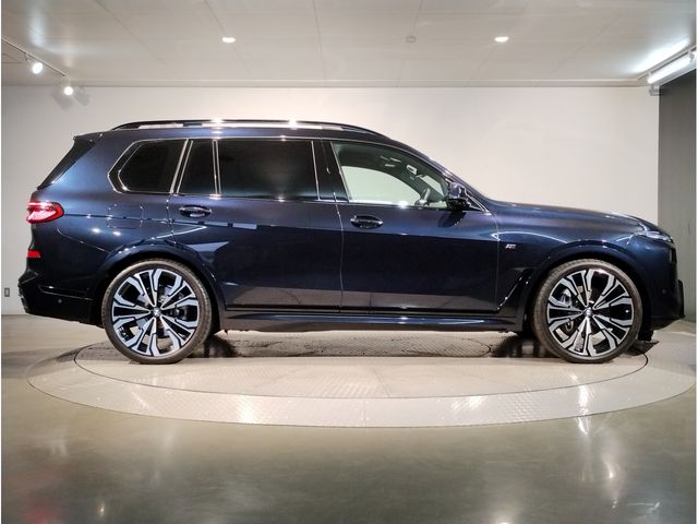 BMW BMW X7 2023