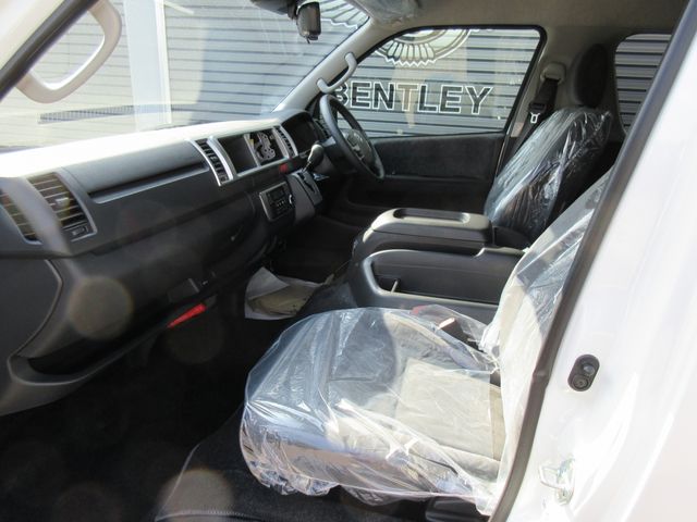 TOYOTA HIACE wagon 4WD 2025