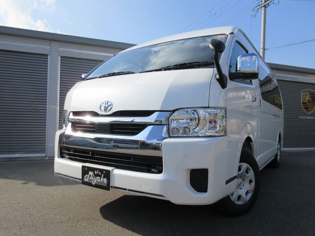 TOYOTA HIACE wagon 4WD 2025