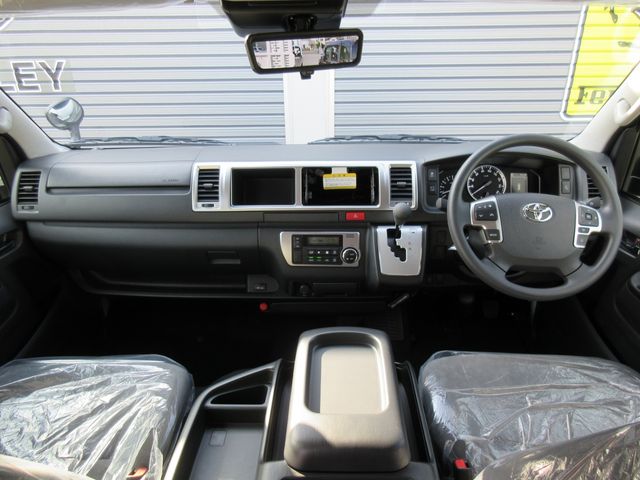 TOYOTA HIACE wagon 4WD 2025
