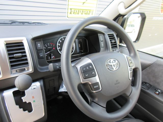 TOYOTA HIACE wagon 4WD 2025