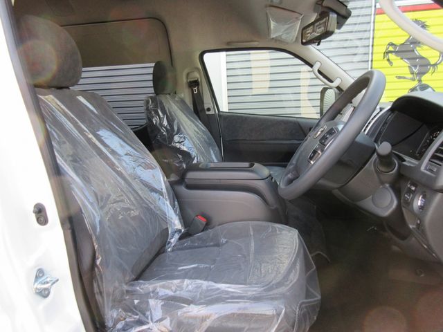 TOYOTA HIACE wagon 4WD 2025