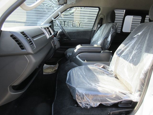 TOYOTA HIACE wagon 4WD 2025