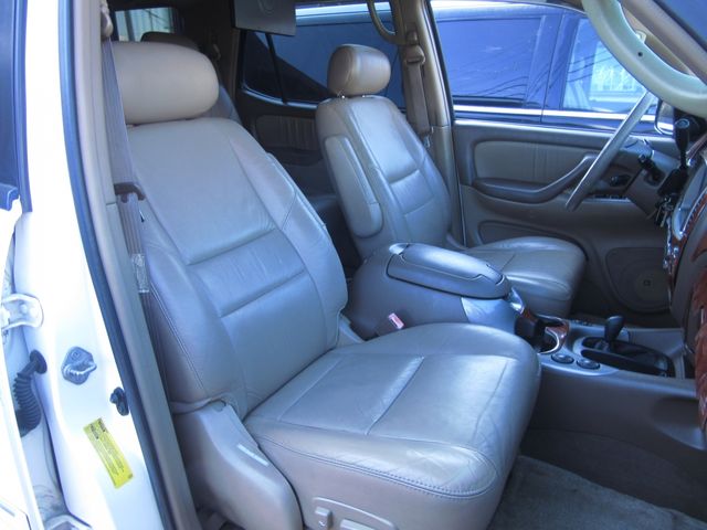 TOYOTA SEQUOIA 4WD 2006