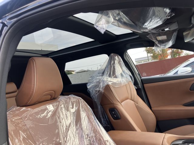 TOYOTA CROWN ESTATE 4WD 2025