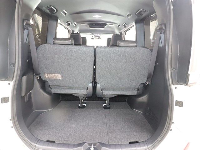 TOYOTA NOAH HYBRID 2020