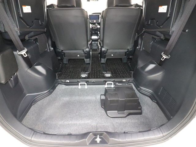 TOYOTA NOAH HYBRID 2020