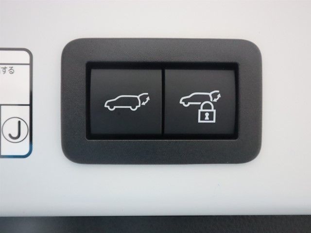 TOYOTA COROLLA CROSS HYBRID 2025