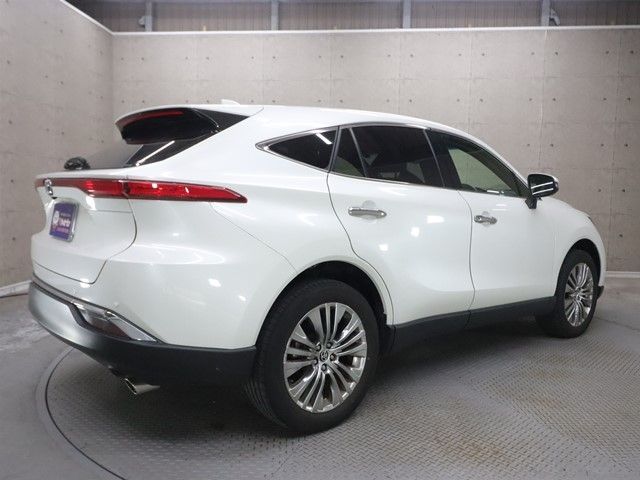 TOYOTA HARRIER 2WD 2022
