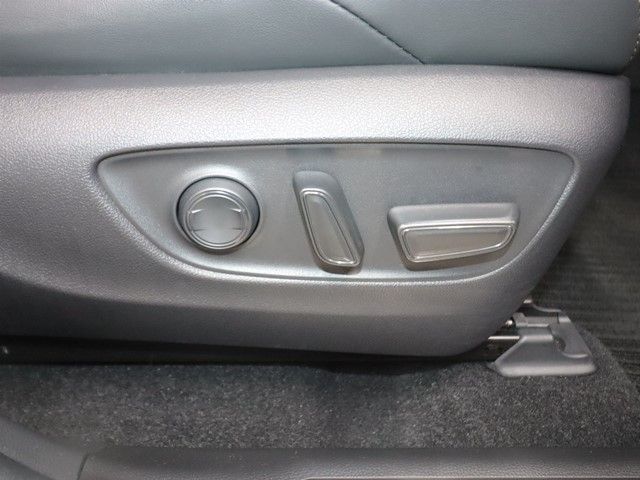 TOYOTA HARRIER 2WD 2022