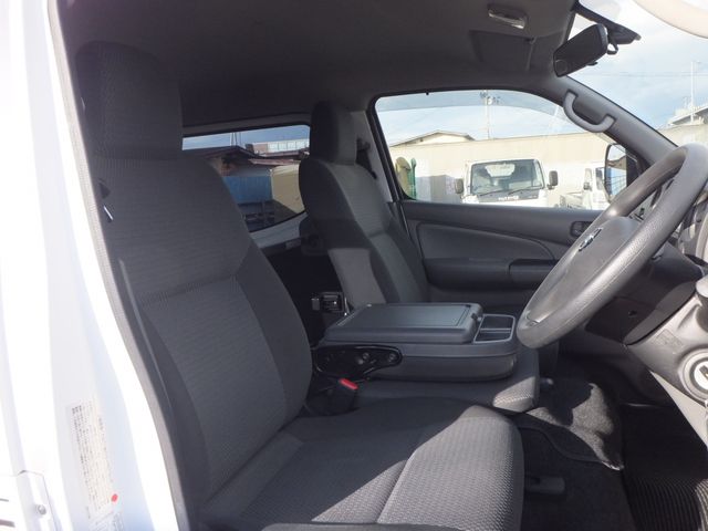 NISSAN NV350 CARAVAN 4WD 2020