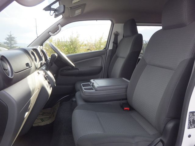 NISSAN NV350 CARAVAN 4WD 2020