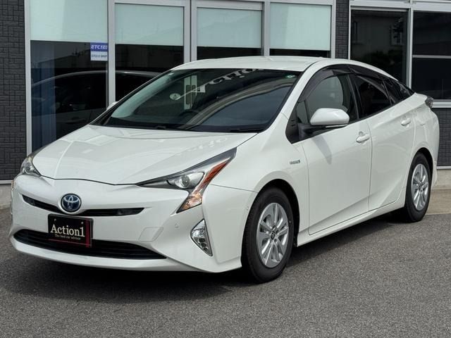 TOYOTA PRIUS 2017