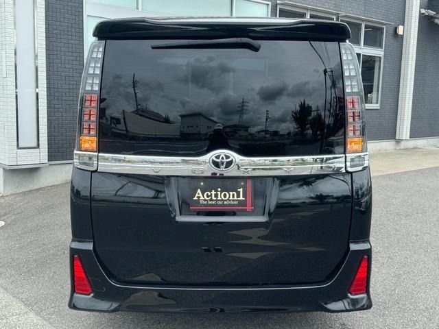 TOYOTA VOXY 2016