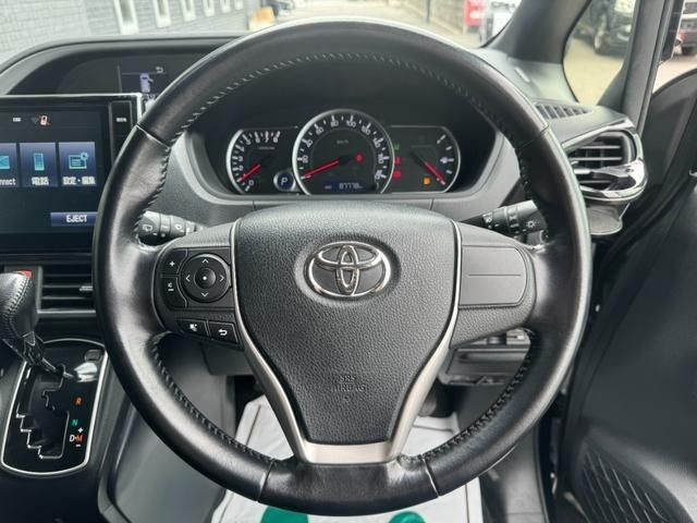 TOYOTA VOXY 2016