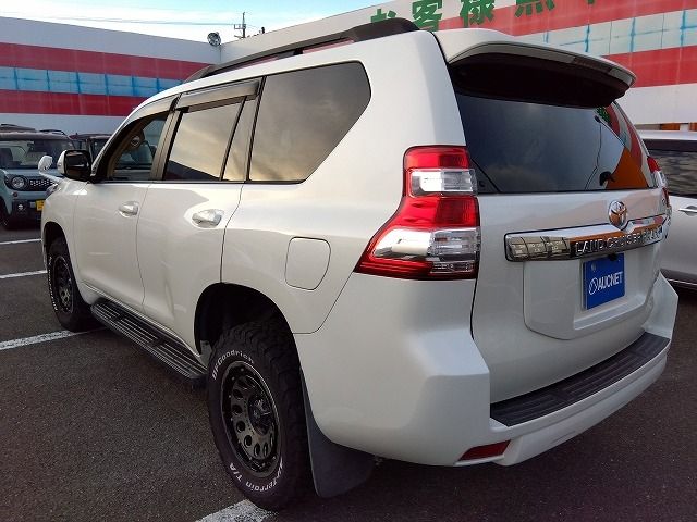 TOYOTA LANDCRUISER PRADO 2015
