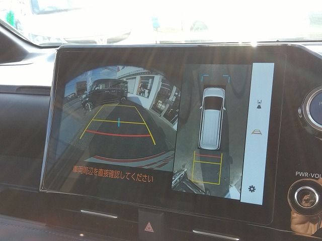 TOYOTA VOXY HYBRID 2022