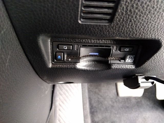 TOYOTA VOXY HYBRID 2022