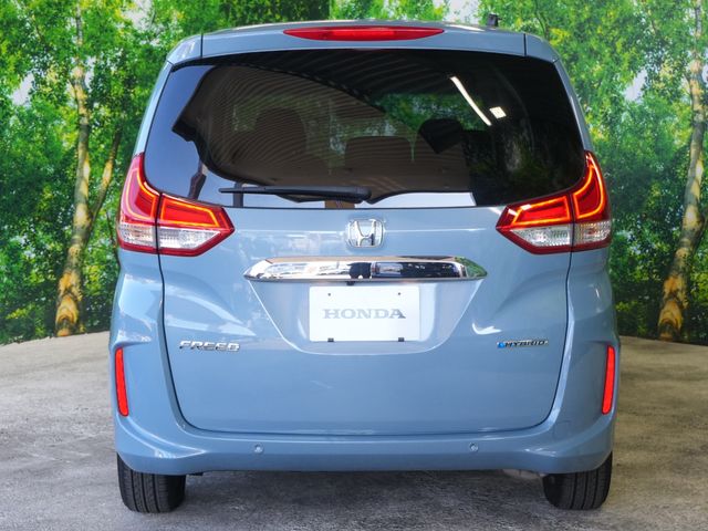 HONDA FREED HYBRID 2022