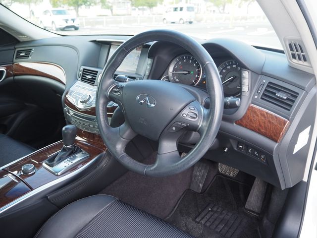 NISSAN FUGA HYBRID 2016