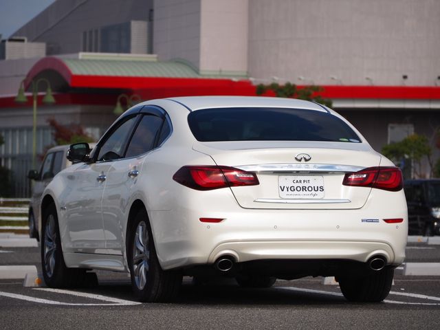 NISSAN FUGA HYBRID 2016