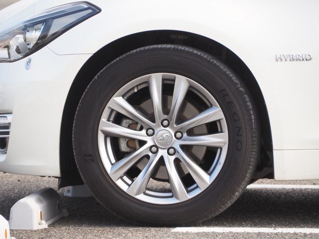 NISSAN FUGA HYBRID 2016