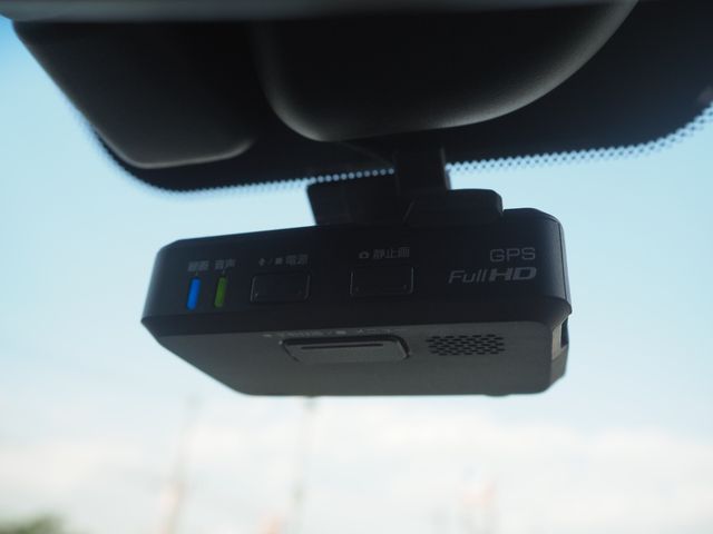 NISSAN FUGA HYBRID 2016