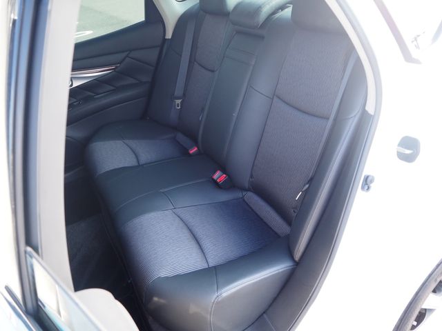 NISSAN FUGA HYBRID 2016