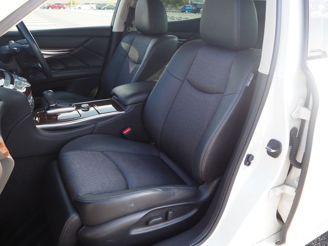 NISSAN FUGA HYBRID 2016