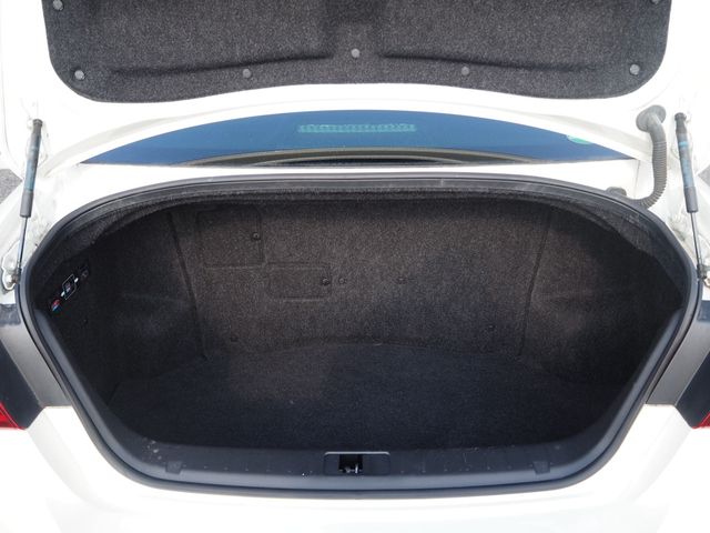 NISSAN FUGA HYBRID 2016