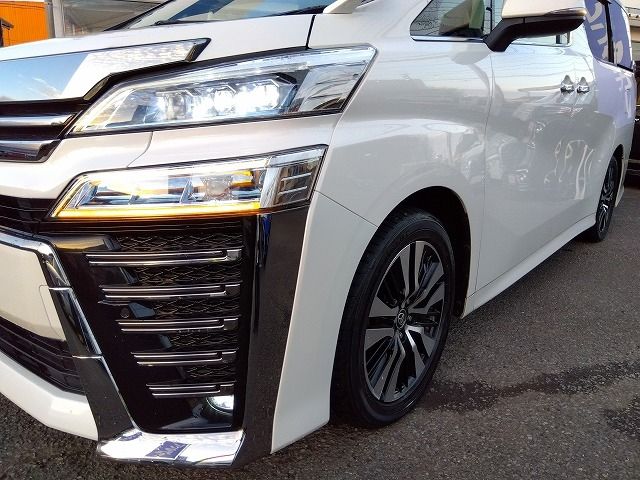 TOYOTA VELLFIRE 2019
