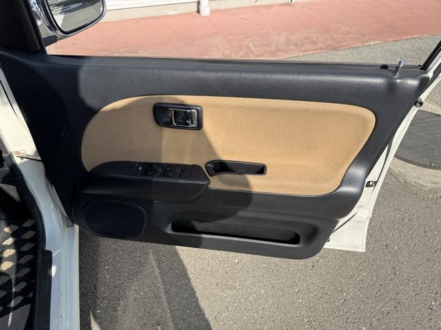 DAIHATSU MIRA GINO 4WD 2004