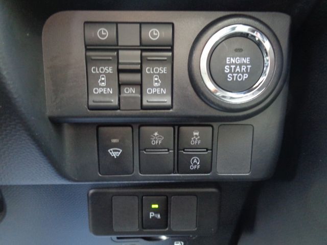 TOYOTA ROOMY 4WD 2020