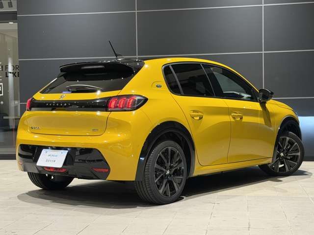 PEUGEOT PEUGEOT e-208 2024