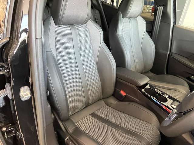 PEUGEOT PEUGEOT e-2008 2025