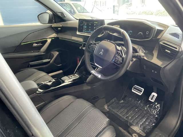 PEUGEOT PEUGEOT e-2008 2025