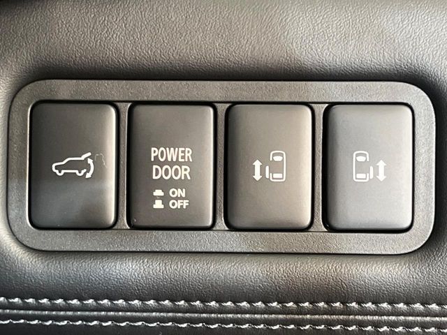 MITSUBISHI DELICA D:5 4WD 2024