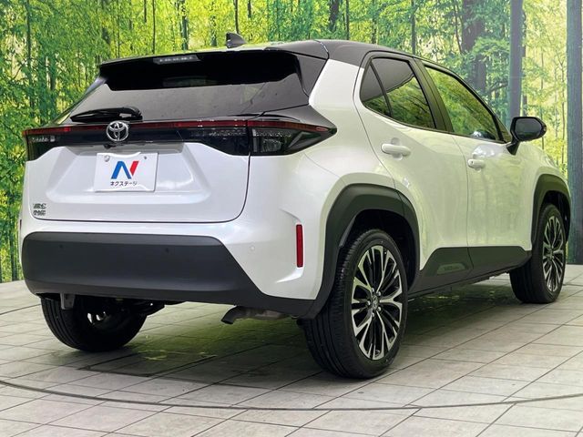 TOYOTA YARIS CROSS 2025