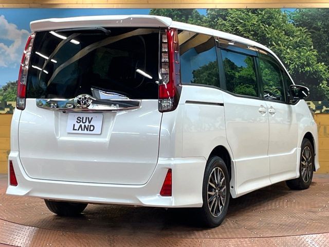 TOYOTA NOAH 2014