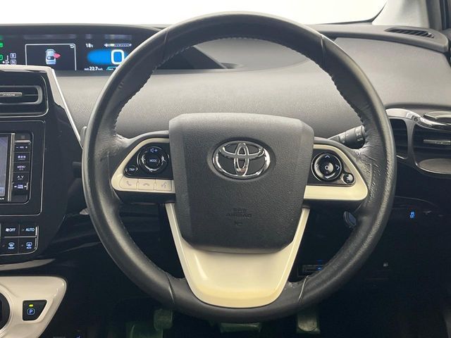 TOYOTA PRIUS 2016